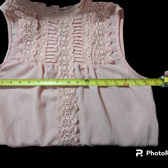 ☮️Pink high neck blouse. Boho lace detail☮️ - Picture 4 of 4